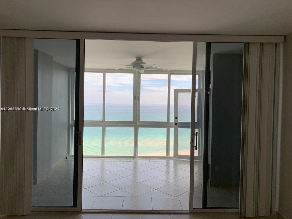 5401 Collins Ave # 1430