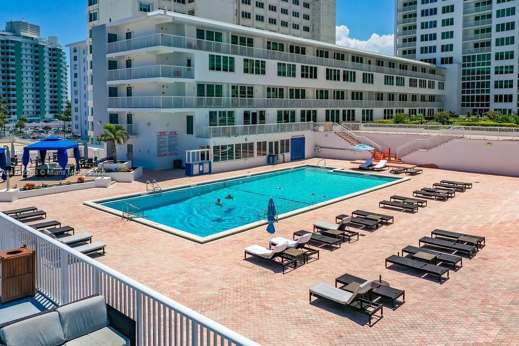 5401 Collins Ave # 1430