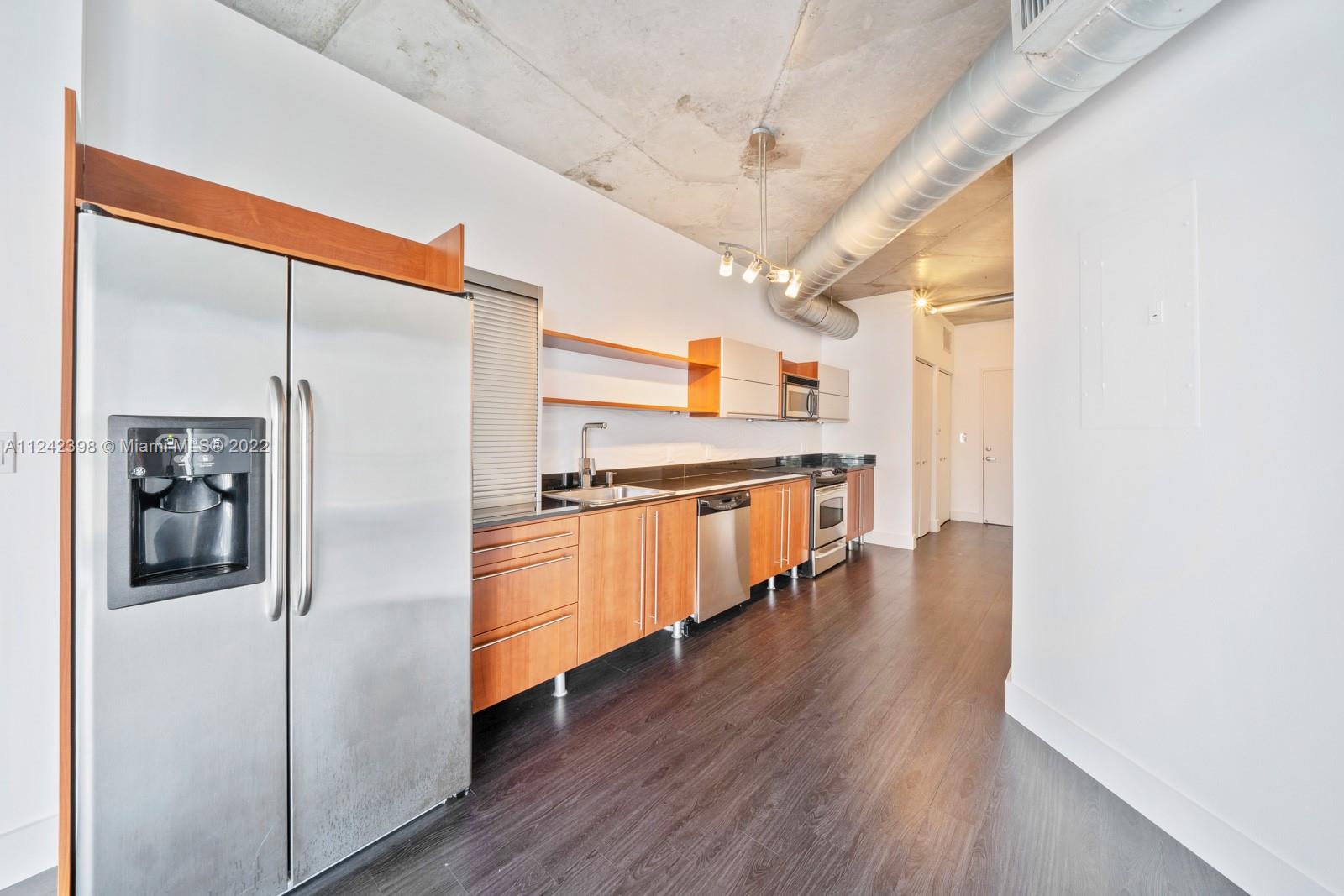 690 SW 1st Ct Unit: 1001