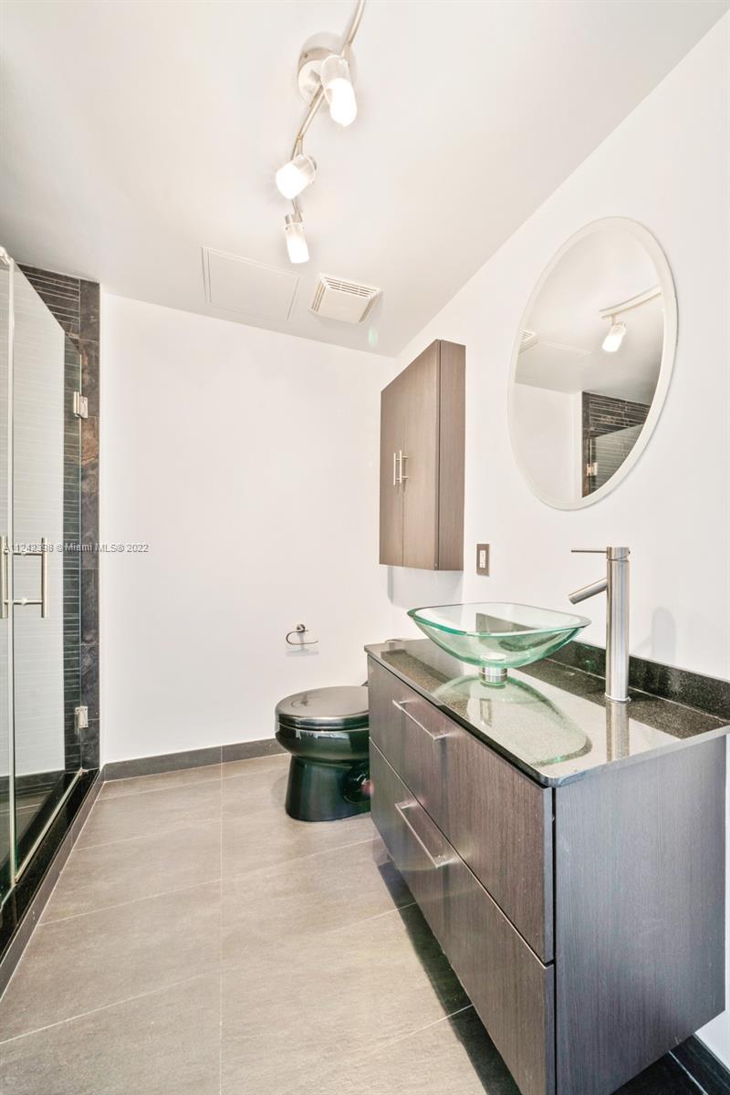 690 SW 1st Ct Unit: 1001