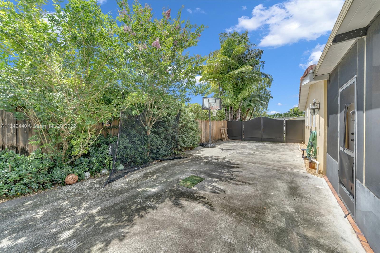 8980 SW 57th Ter