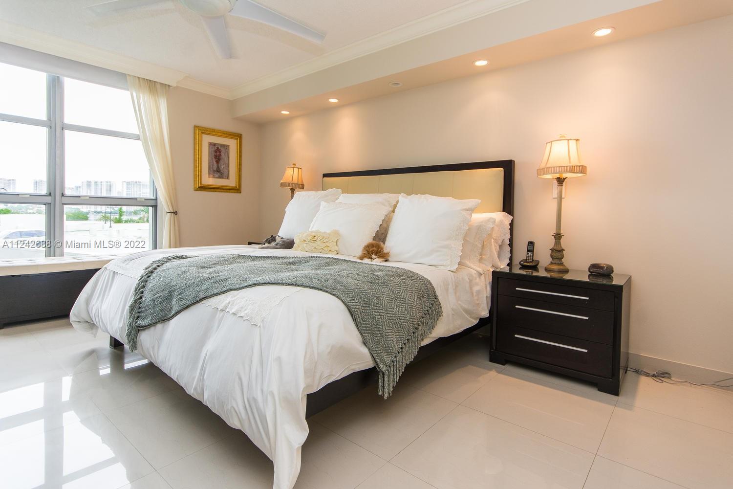 19101 Mystic Pointe Dr Unit: 504