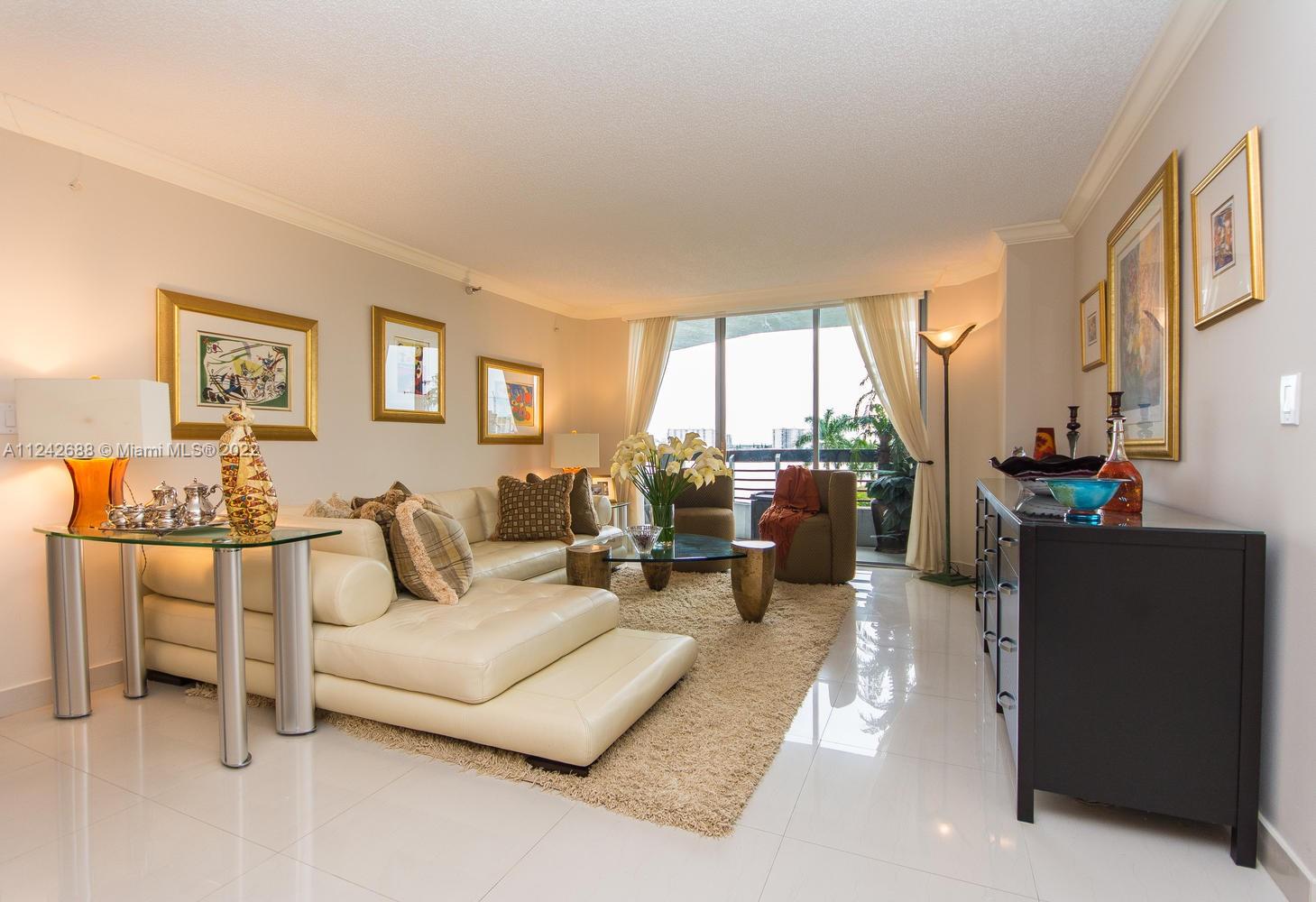 19101 Mystic Pointe Dr Unit: 504