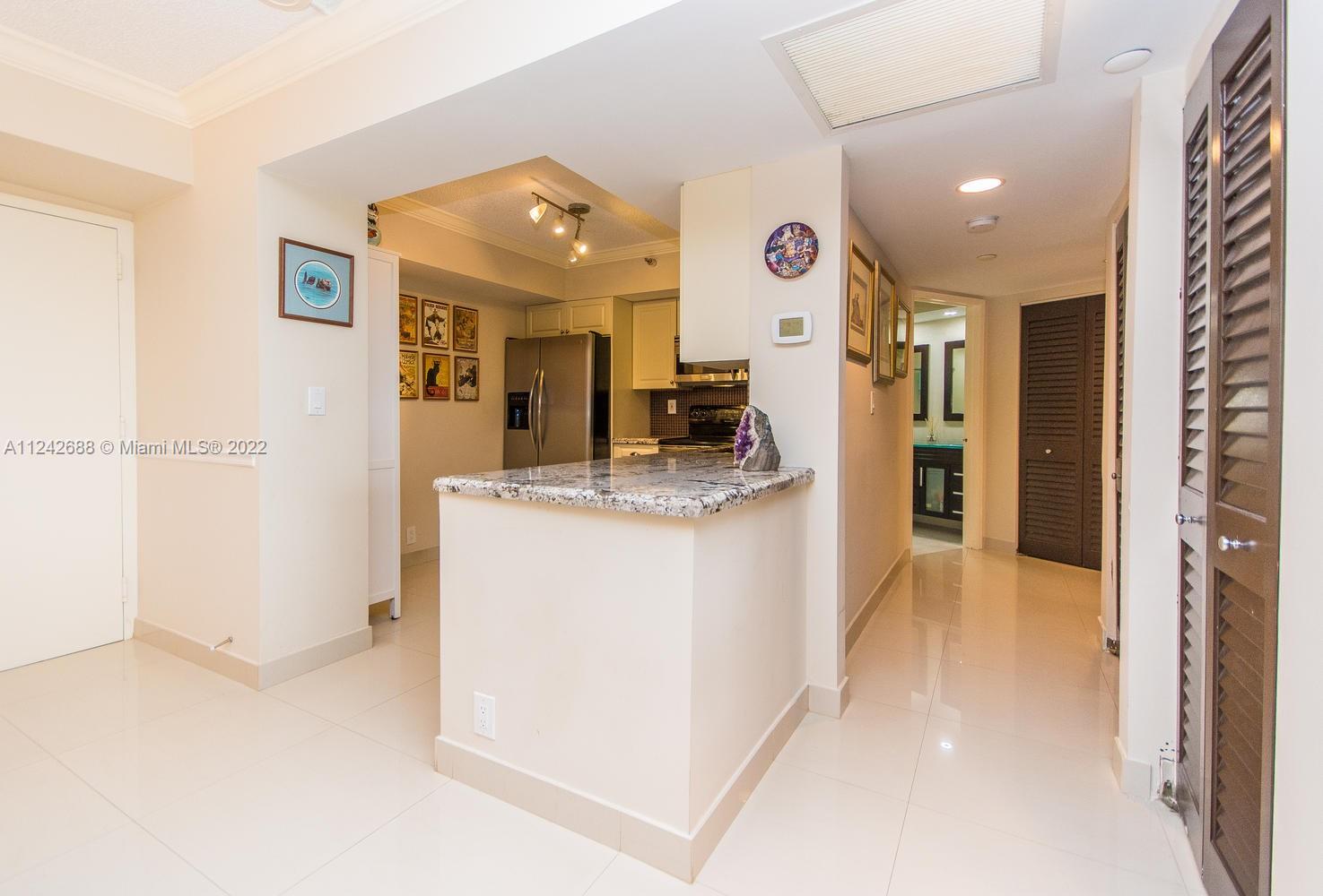 19101 Mystic Pointe Dr Unit: 504