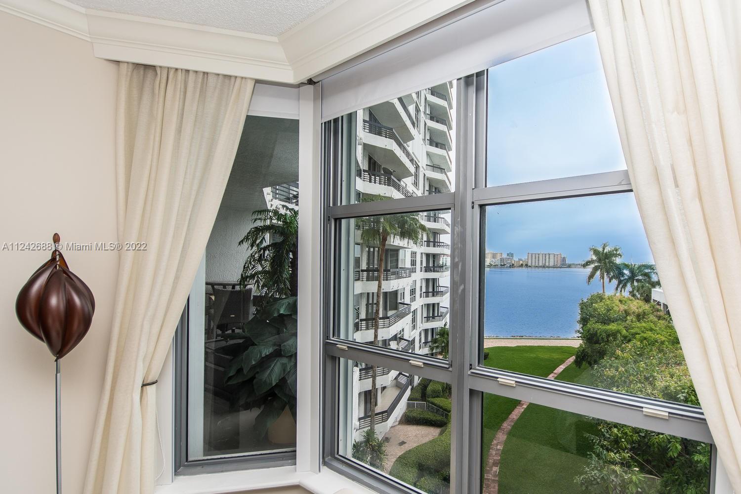 19101 Mystic Pointe Dr Unit: 504