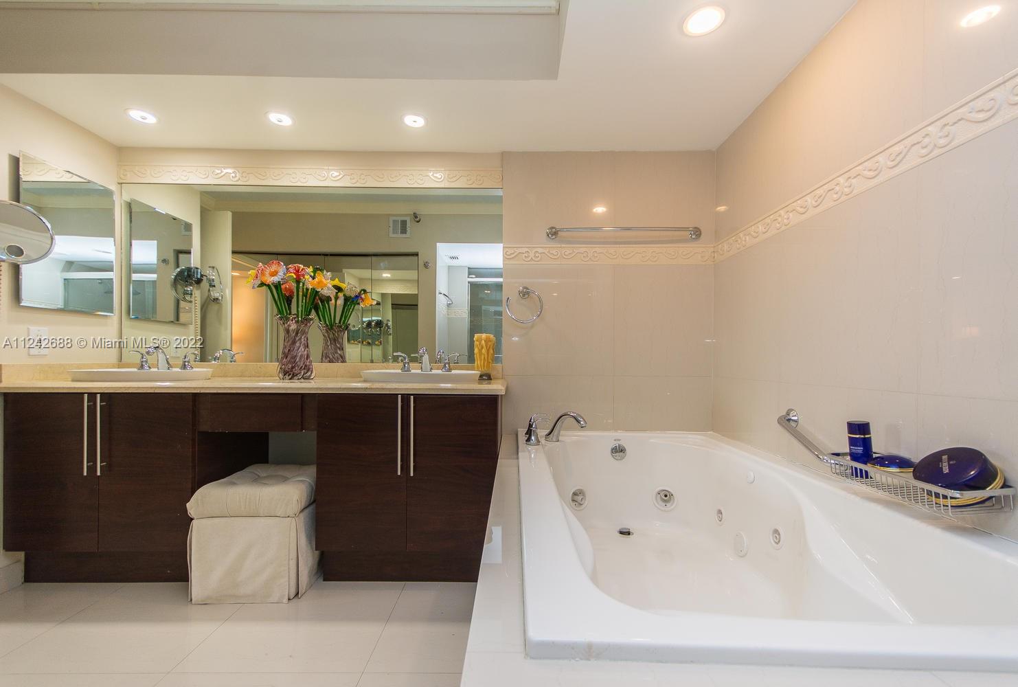 19101 Mystic Pointe Dr Unit: 504