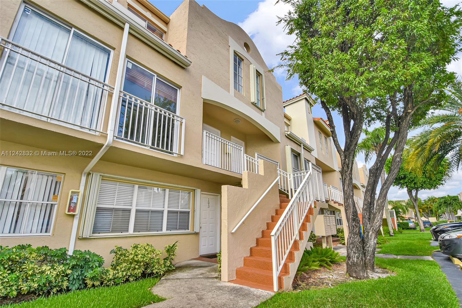 8580 NW 6th Ln Unit: 6-103