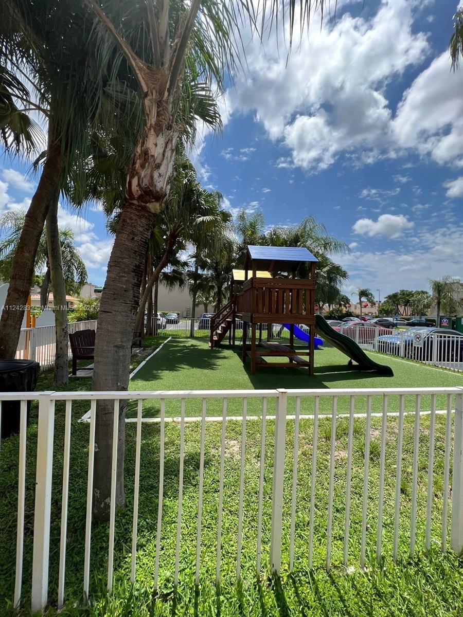 8580 NW 6th Ln Unit: 6-103