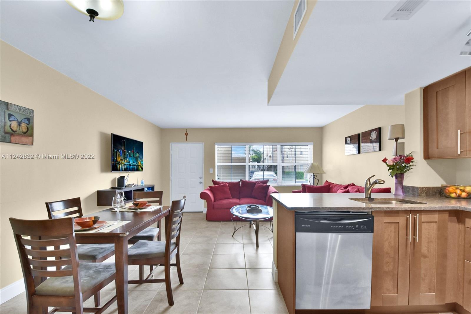 8580 NW 6th Ln Unit: 6-103