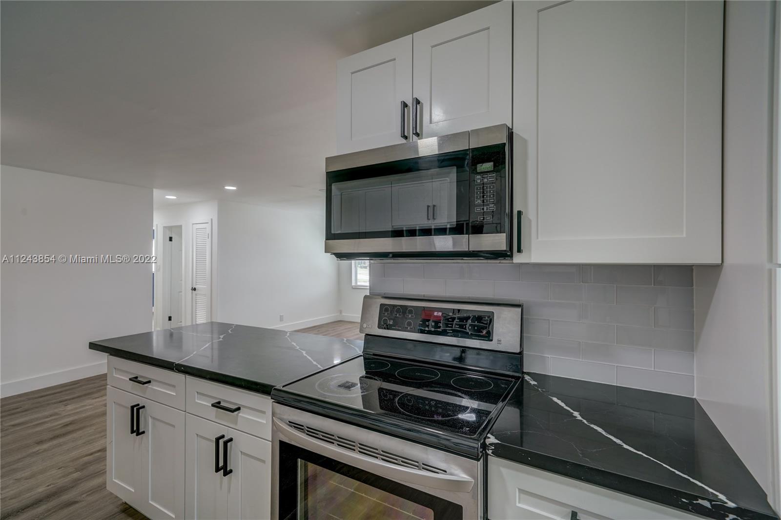 4621 NW 27th St