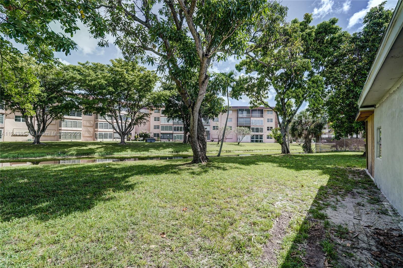 4621 NW 27th St