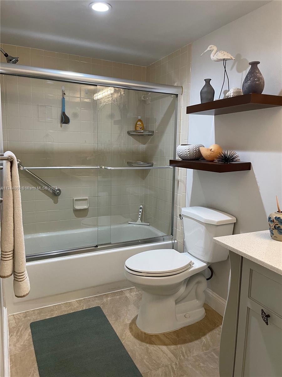 2705 NW 104th Ave Unit: 404