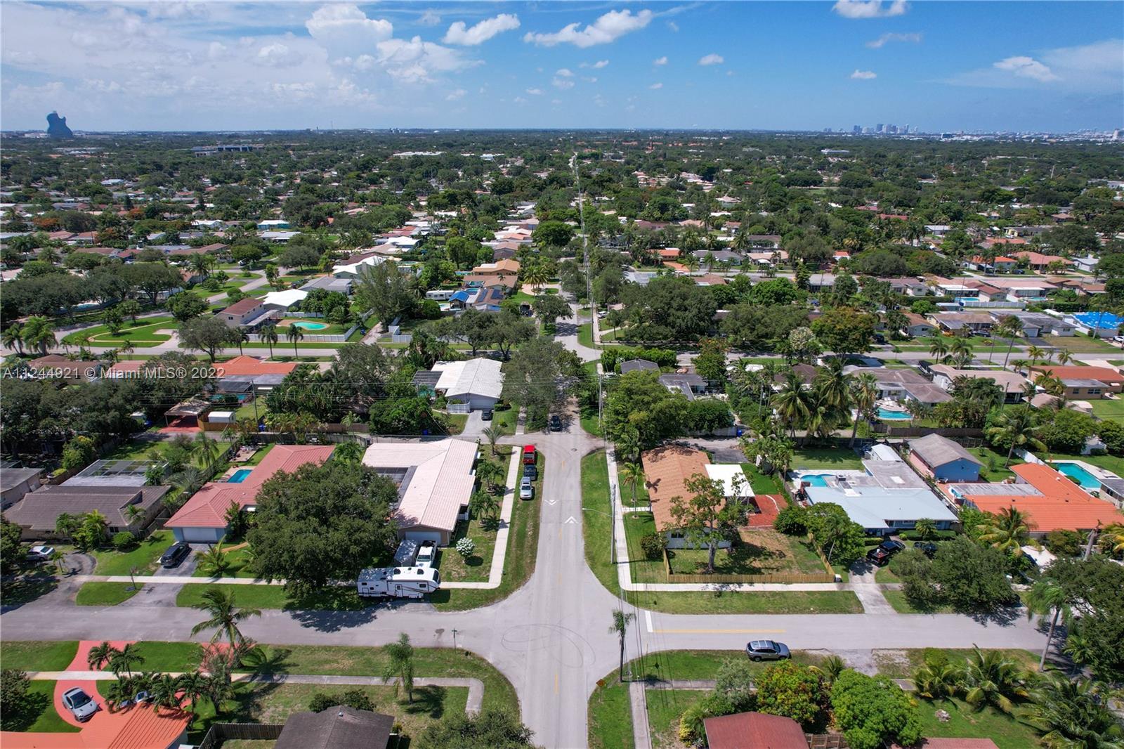 1205 N 40th Ave