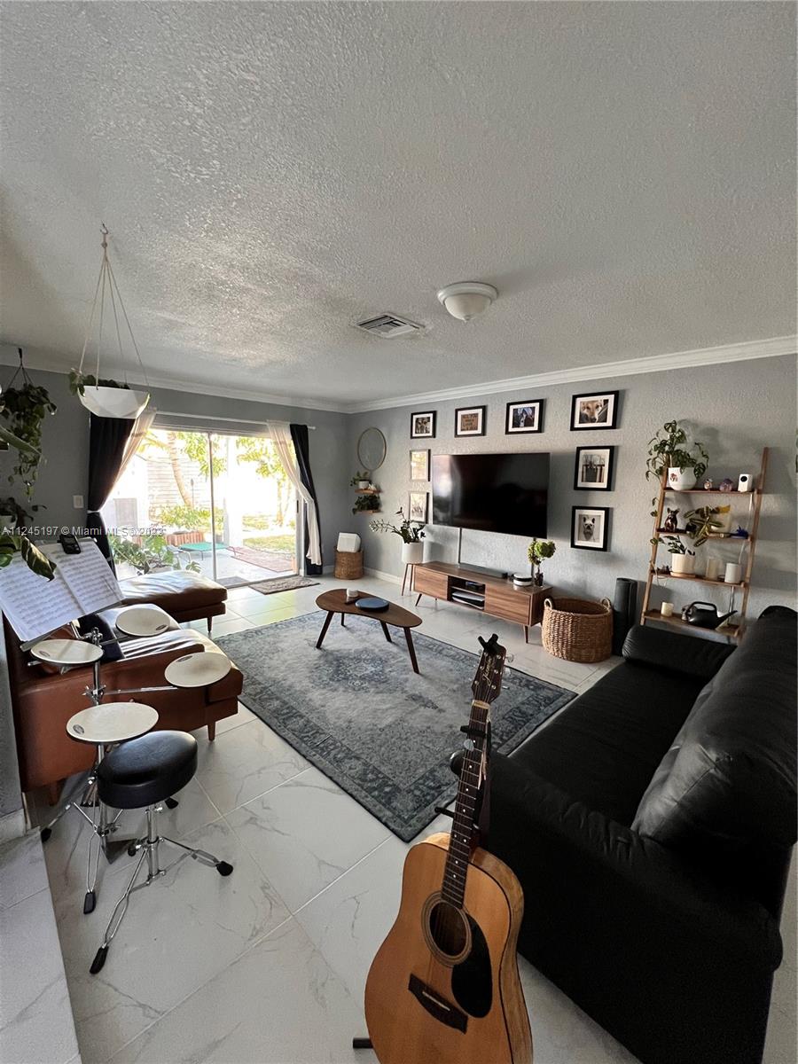 15831 SW 106th Ave