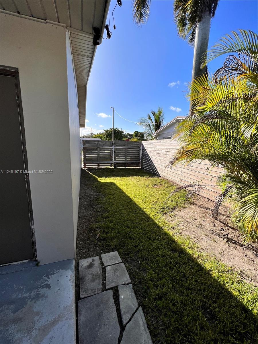 15831 SW 106th Ave
