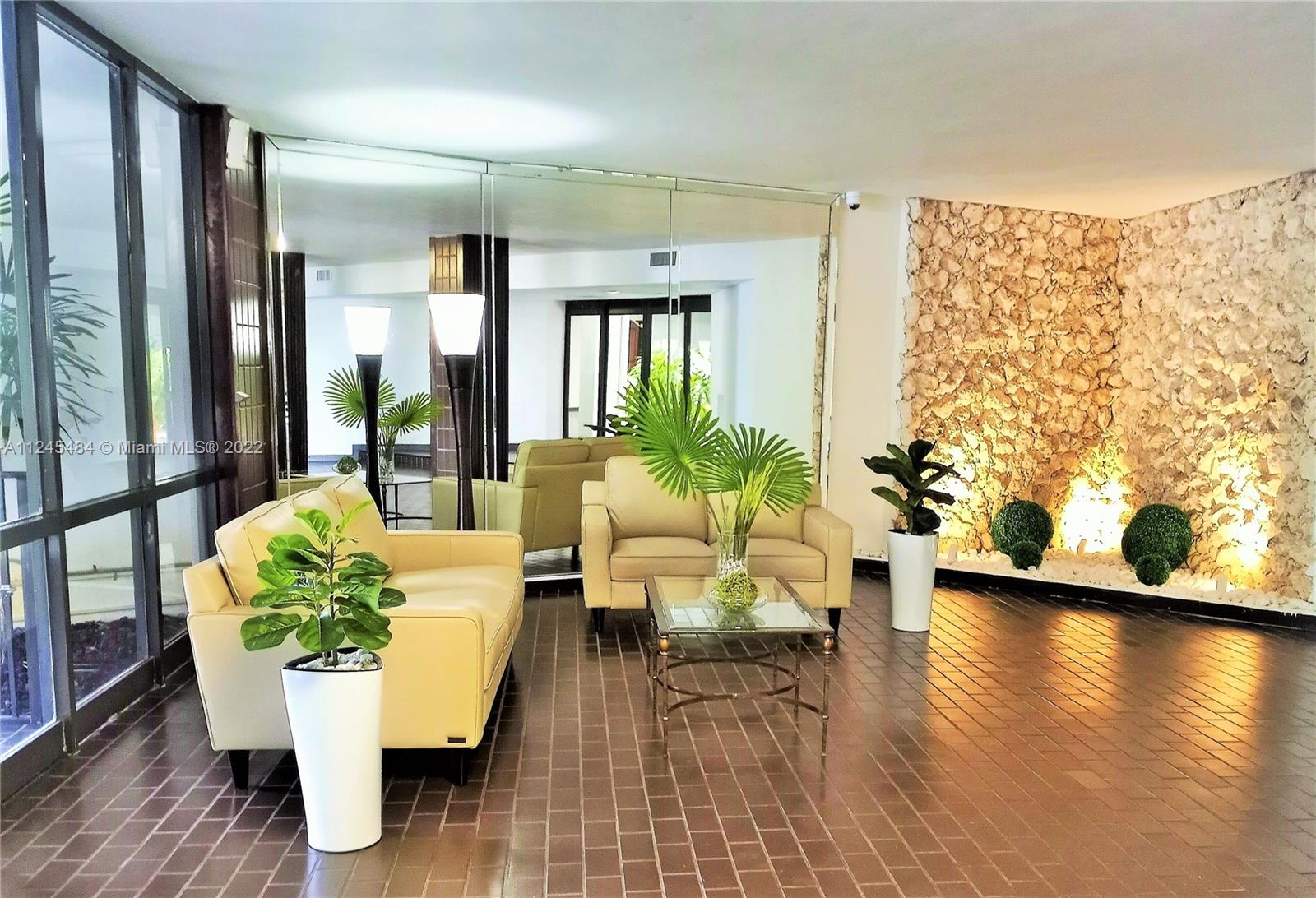 13951 Kendale Lakes Cir Unit: 702A