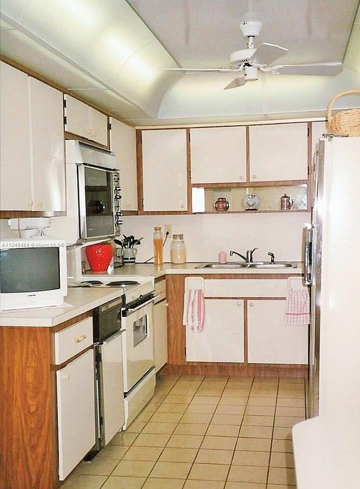 13951 Kendale Lakes Cir Unit: 702A