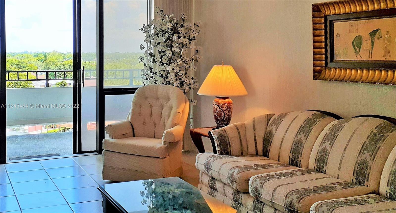 13951 Kendale Lakes Cir Unit: 702A