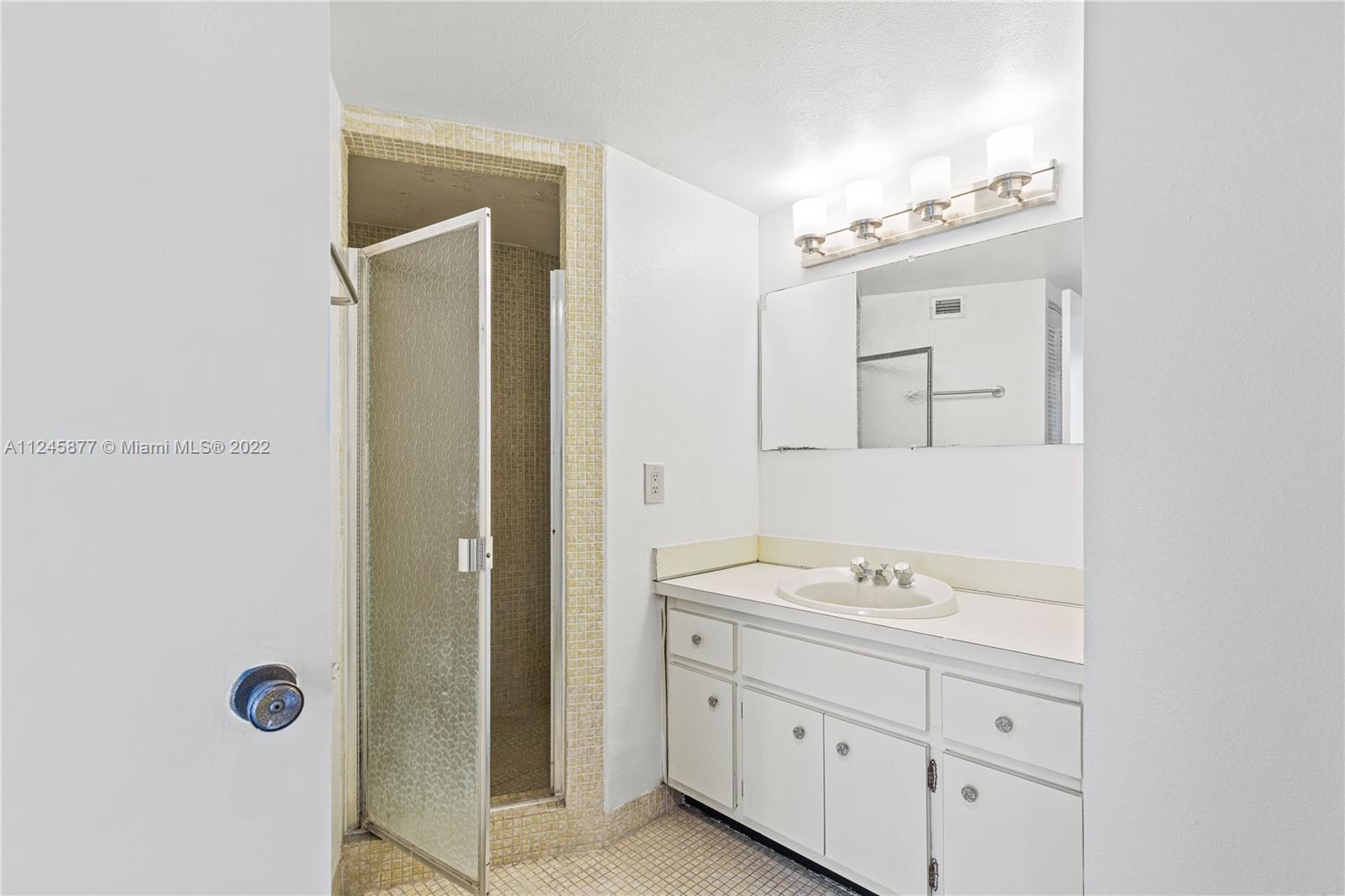 1351 NE Miami Gardens Dr Unit: 1125E