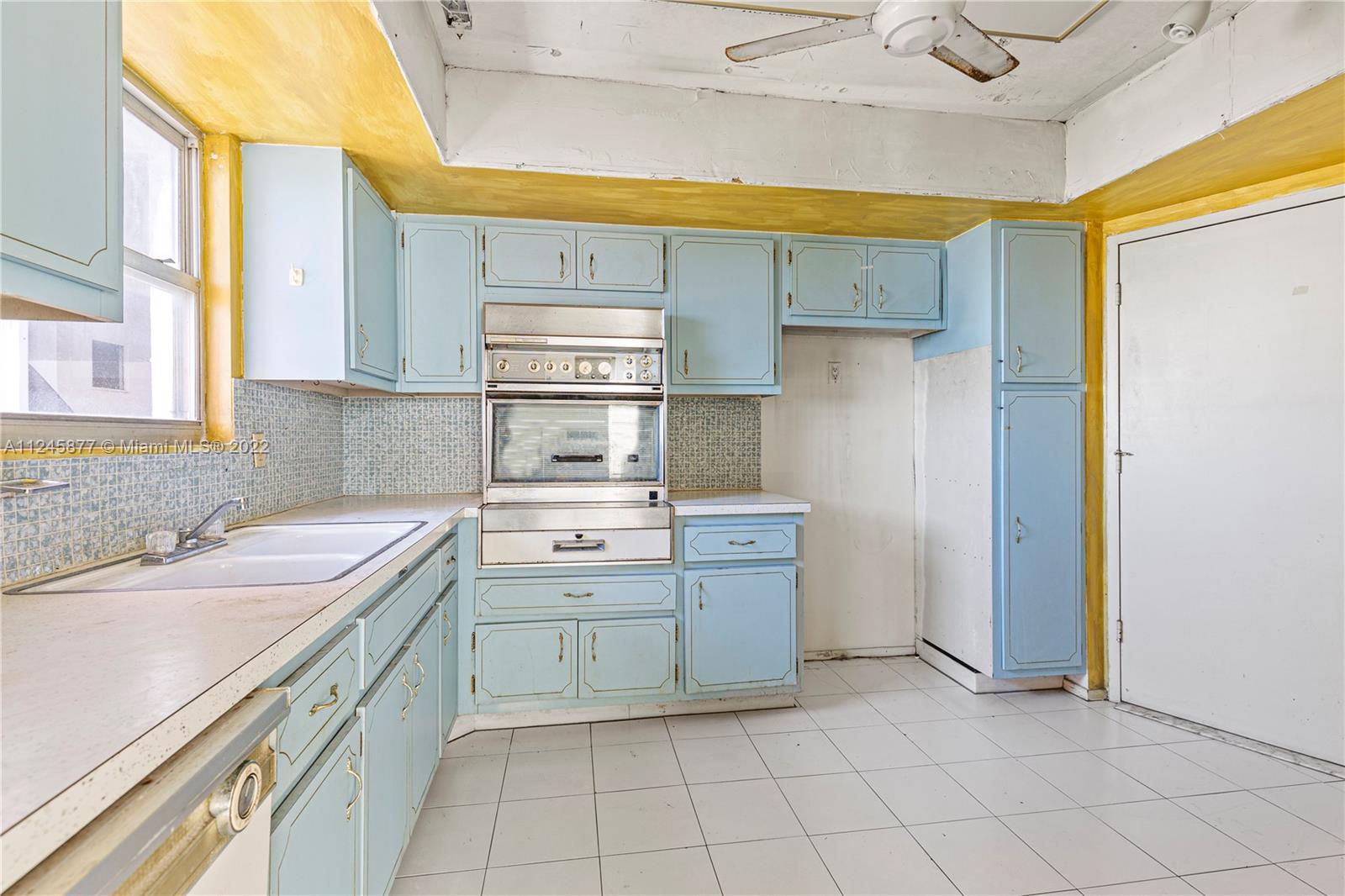1351 NE Miami Gardens Dr Unit: 1125E