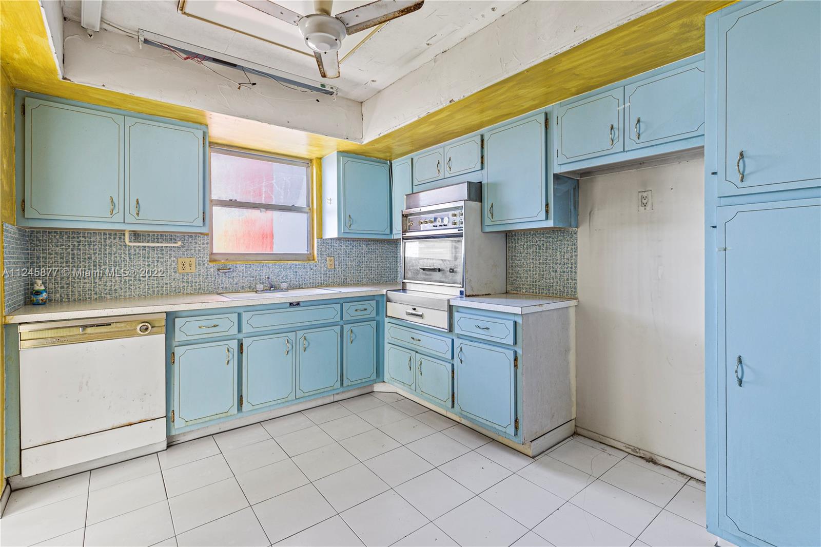 1351 NE Miami Gardens Dr Unit: 1125E