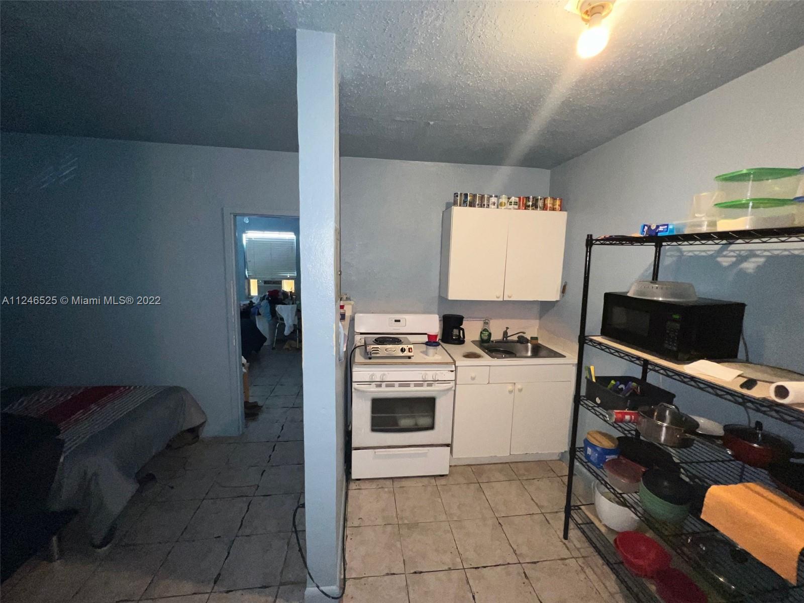 3615 Thomas Ave Unit: 16