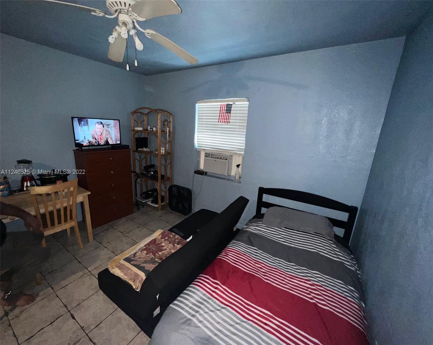 3615 Thomas Ave Unit: 16