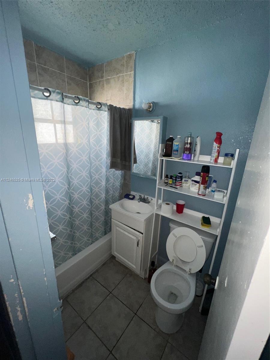 3615 Thomas Ave Unit: 16