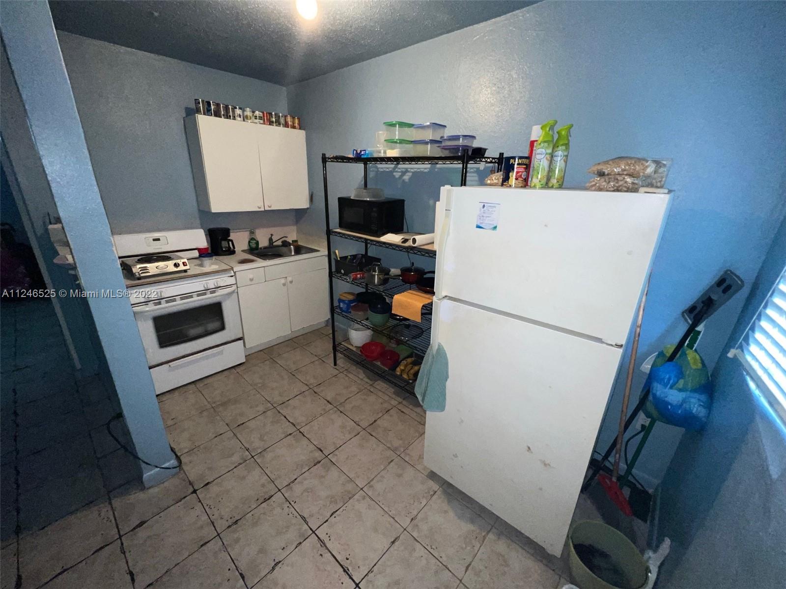 3615 Thomas Ave Unit: 16
