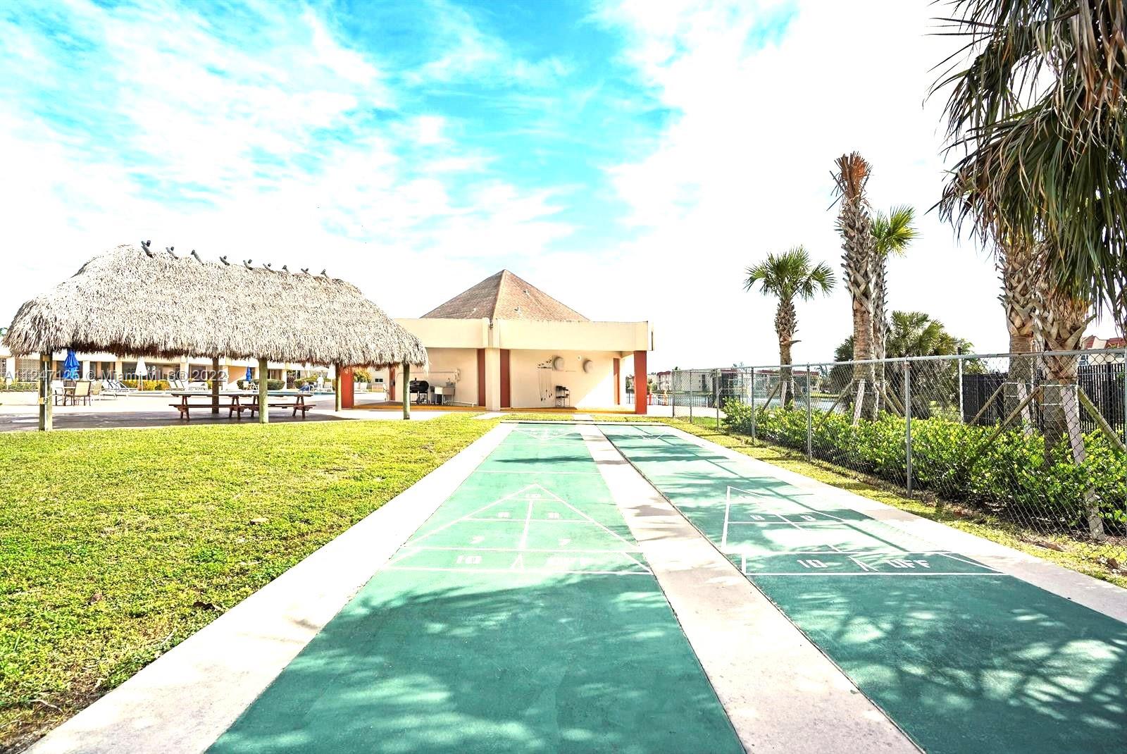 8051 N Sunrise Lakes Dr Unit: 101