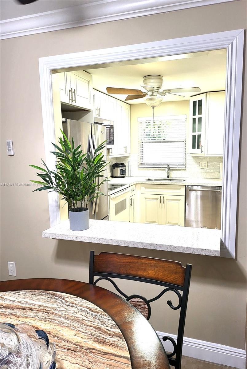 8051 N Sunrise Lakes Dr Unit: 101