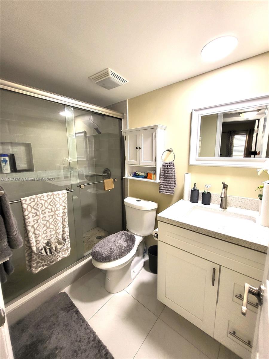 8051 N Sunrise Lakes Dr Unit: 101