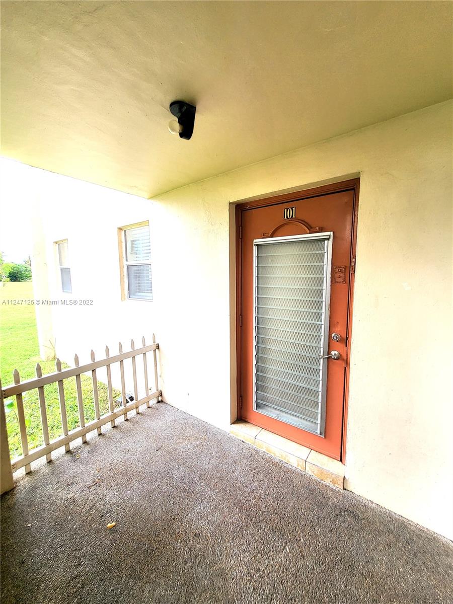 8051 N Sunrise Lakes Dr Unit: 101