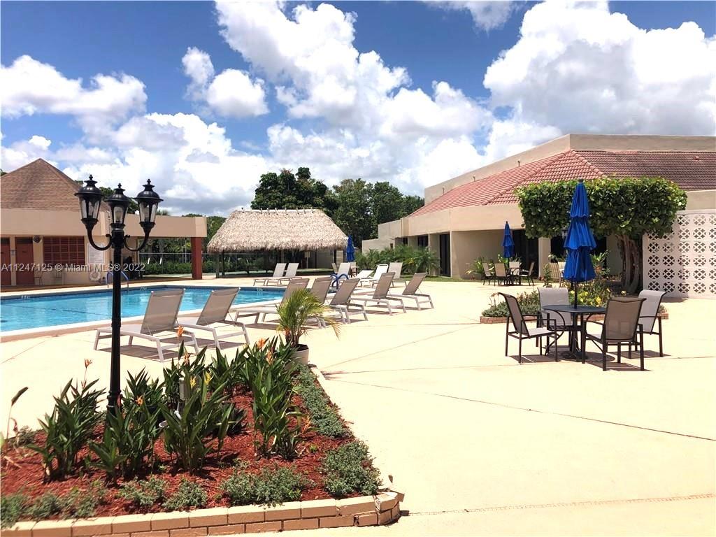 8051 N Sunrise Lakes Dr Unit: 101