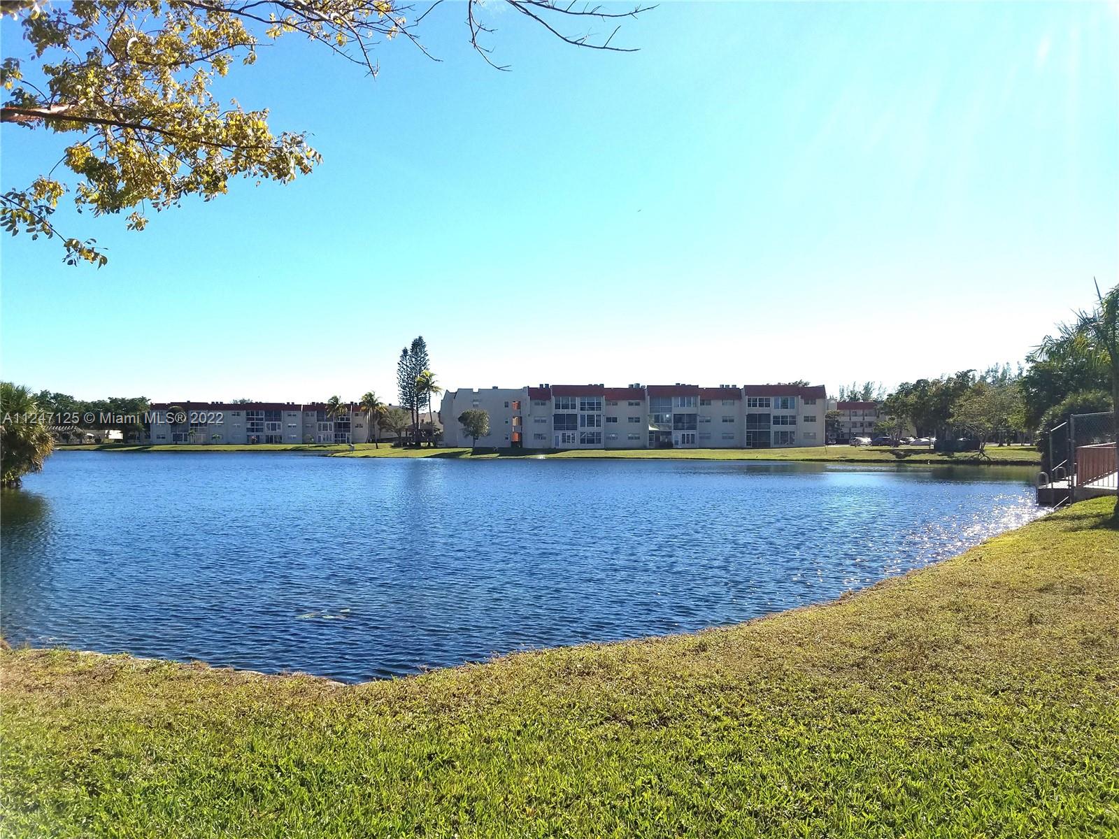 8051 N Sunrise Lakes Dr Unit: 101