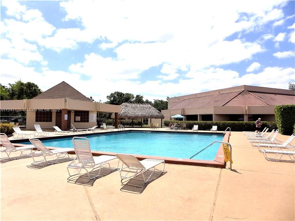 8051 N Sunrise Lakes Dr Unit: 101