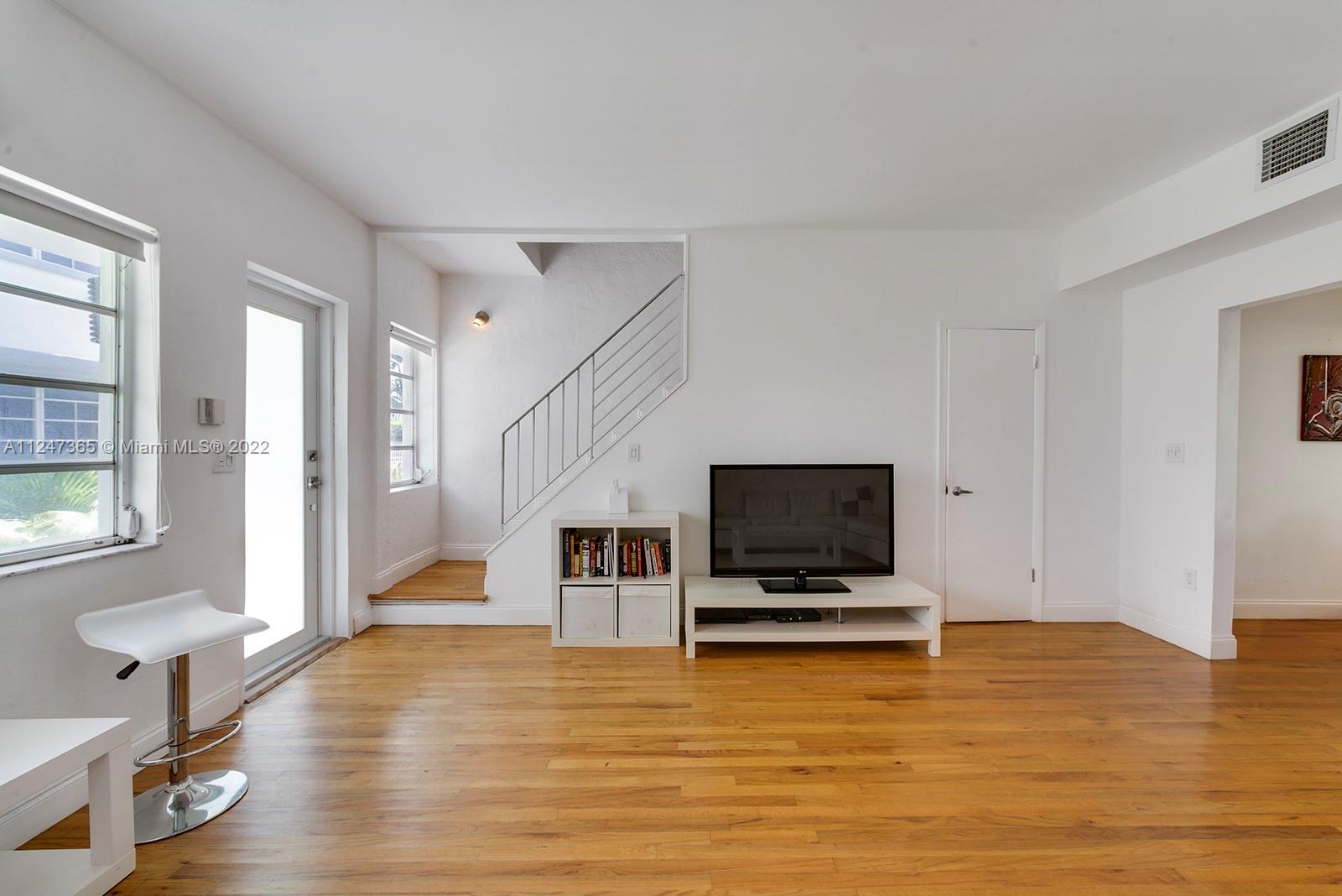 1525 Pennsylvania Ave Unit: 3