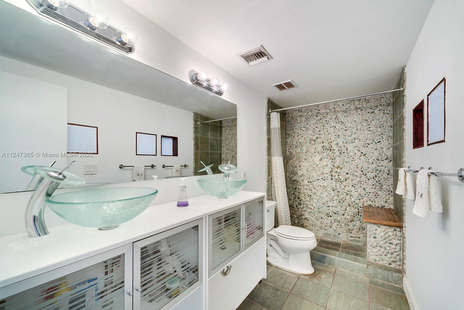 1525 Pennsylvania Ave Unit: 3