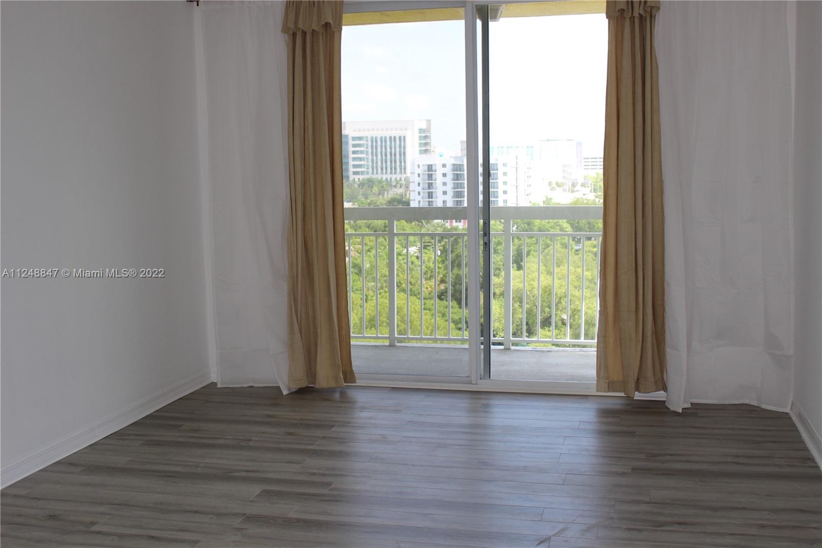 816 NW 11th St Unit: 1004