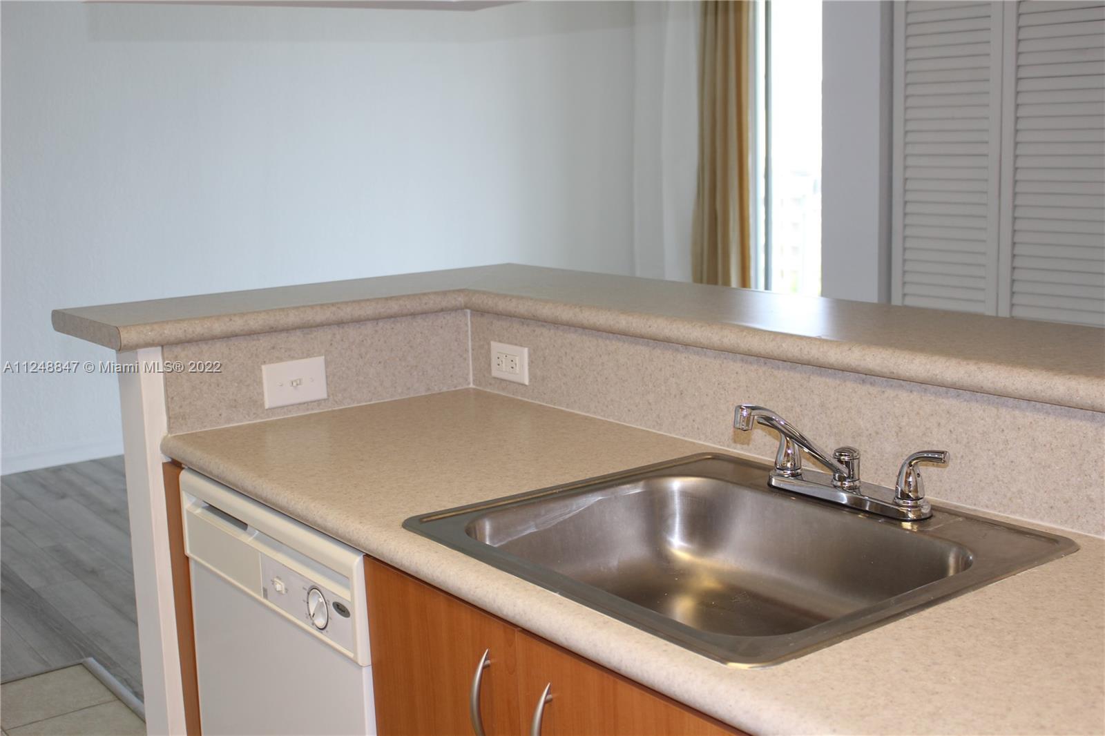 816 NW 11th St Unit: 1004