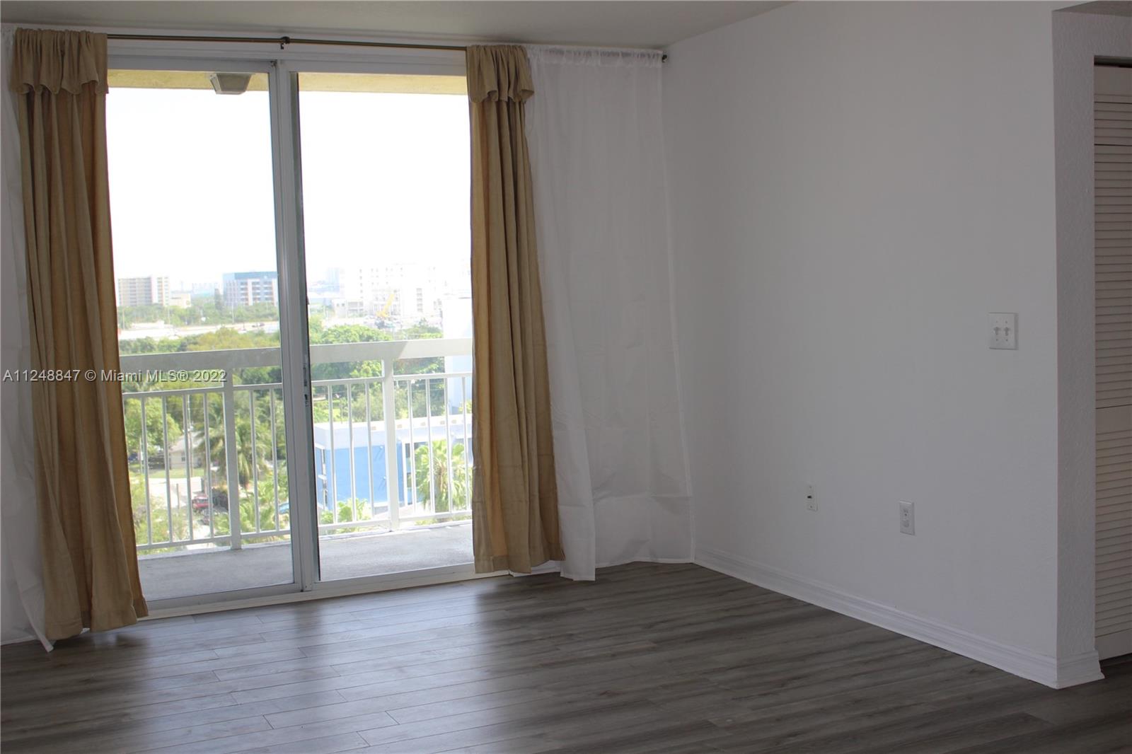 816 NW 11th St Unit: 1004