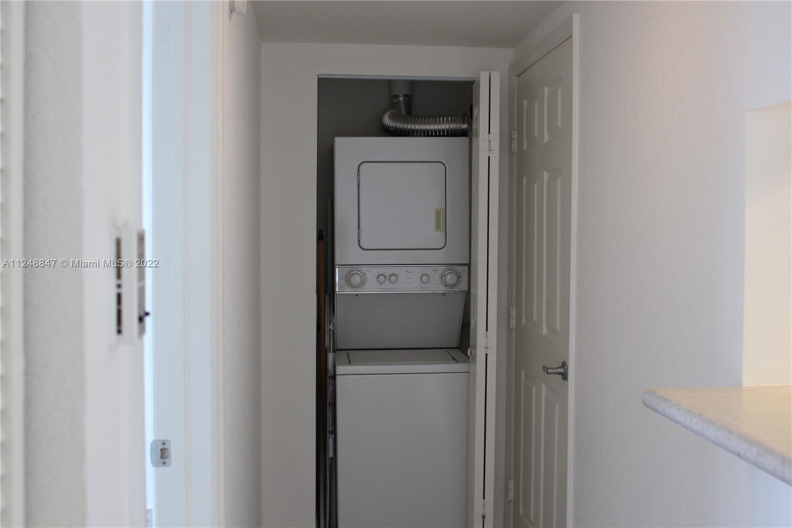 816 NW 11th St Unit: 1004
