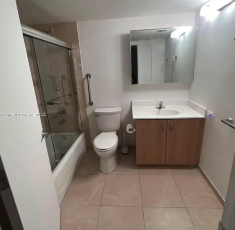 15811 SW 91st Ct Unit: B