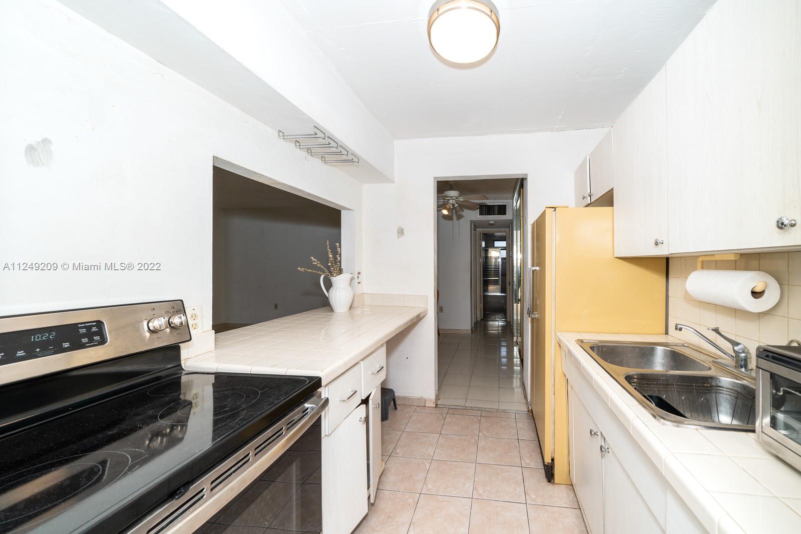 1725 James Ave Unit: 22