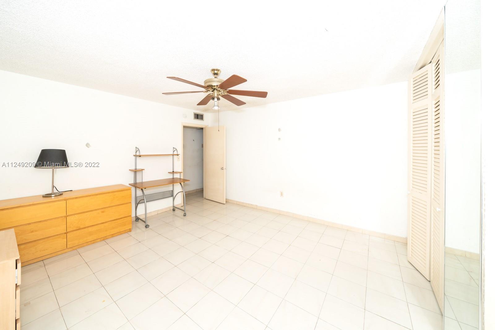1725 James Ave Unit: 22