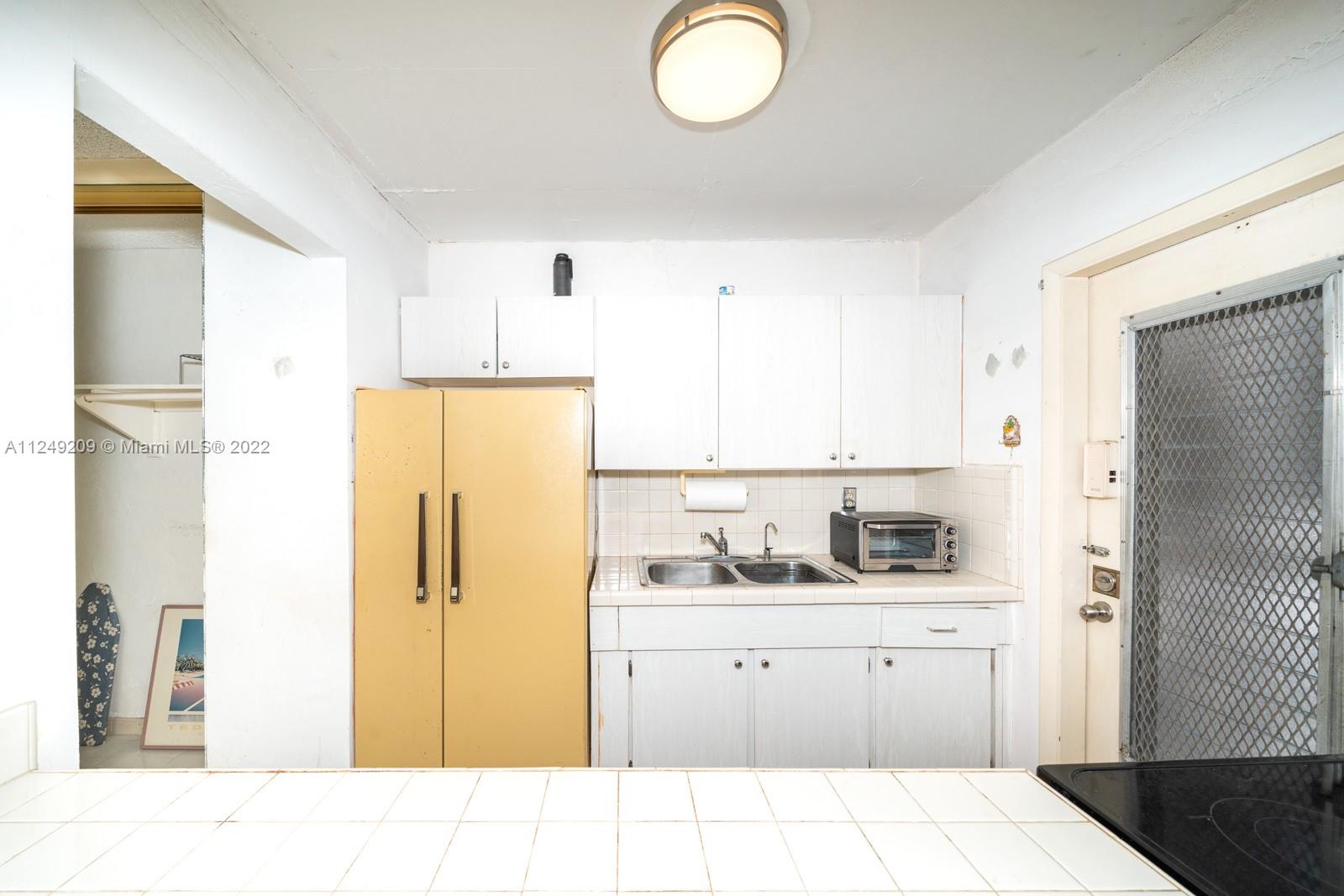 1725 James Ave Unit: 22