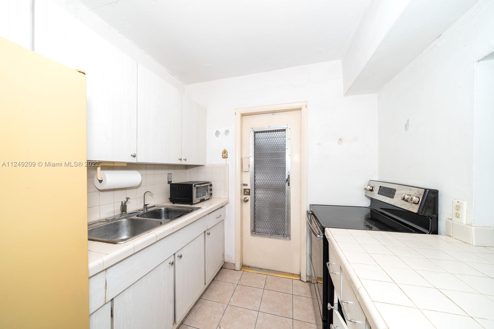1725 James Ave Unit: 22
