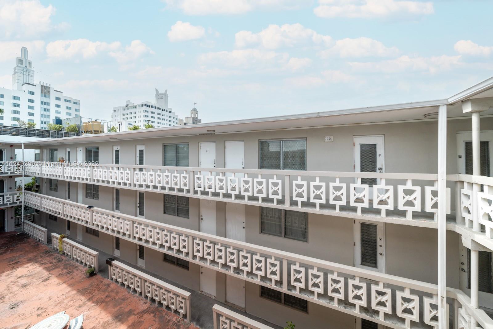 1725 James Ave Unit: 22