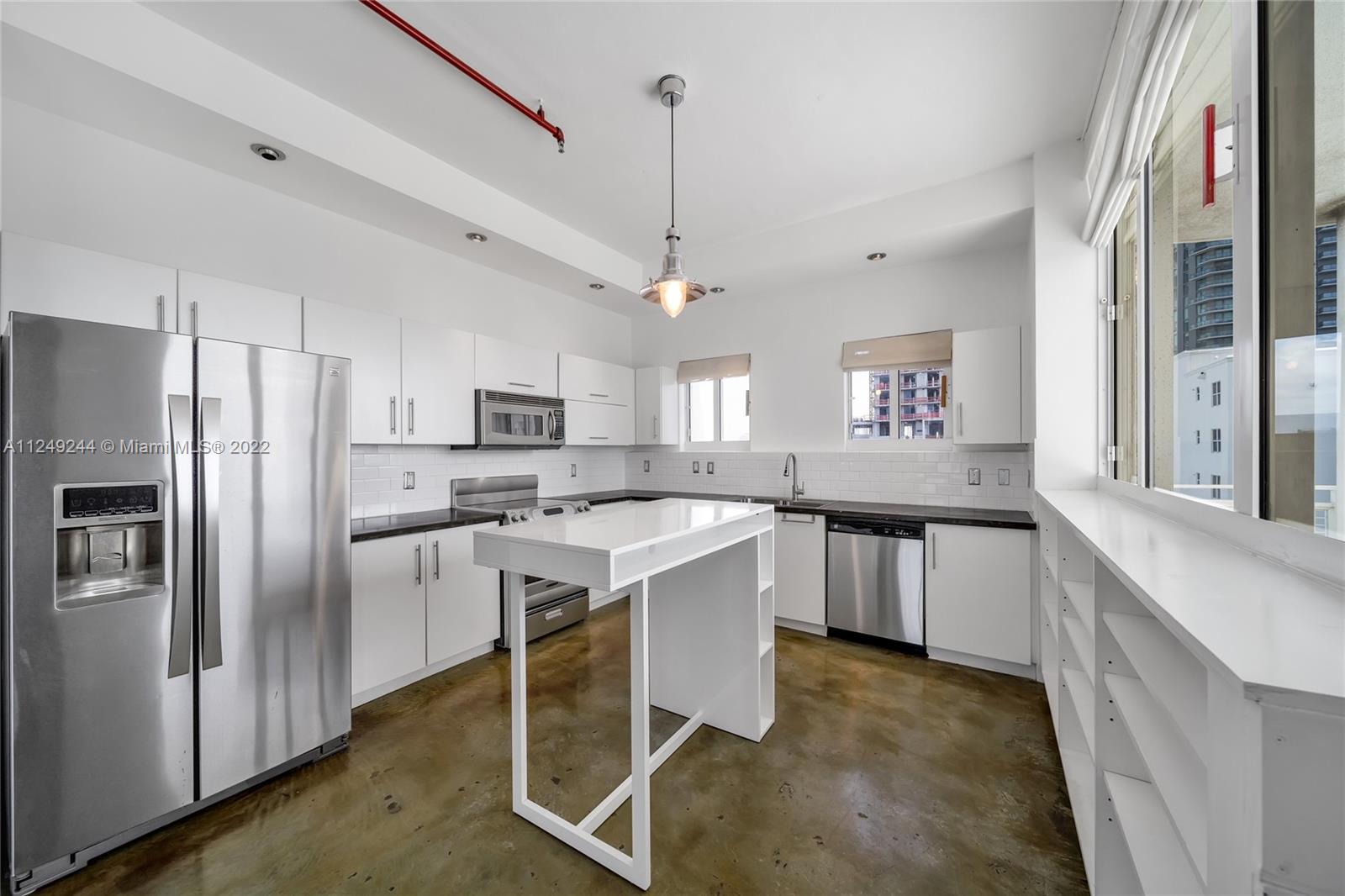 444 NE 30th St Unit: 808
