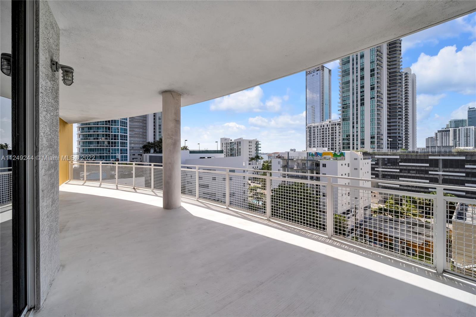 444 NE 30th St Unit: 808